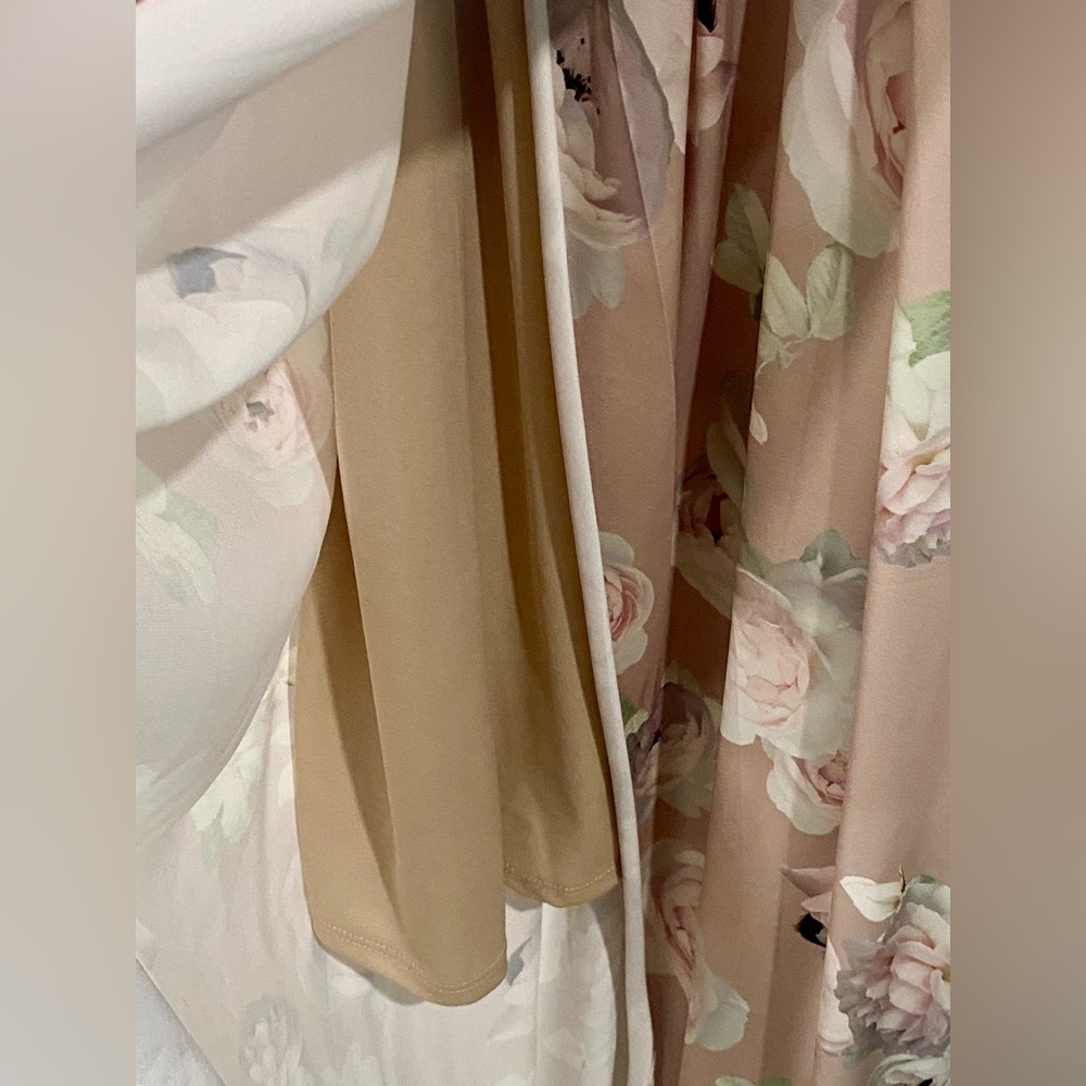 Suzy Shier Floral Midi Dress - Cream and Pink - Picture 5 of 5